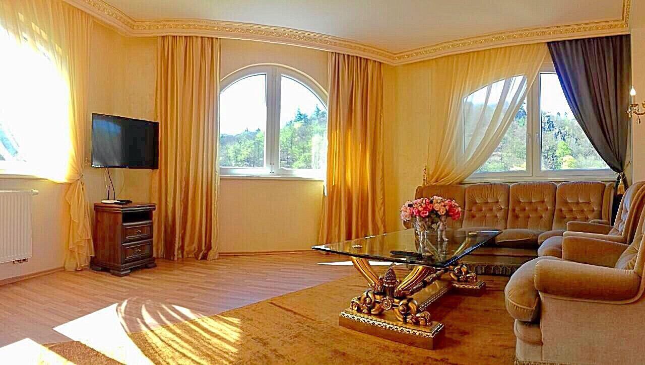 קרלובי וארי Lira 3 Apartments מראה חיצוני תמונה